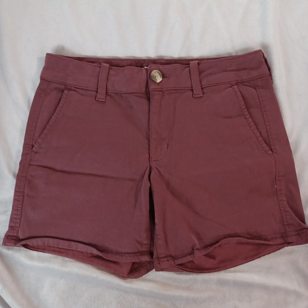 ⭐️ American Eagle women’s Midi Shorts size 6